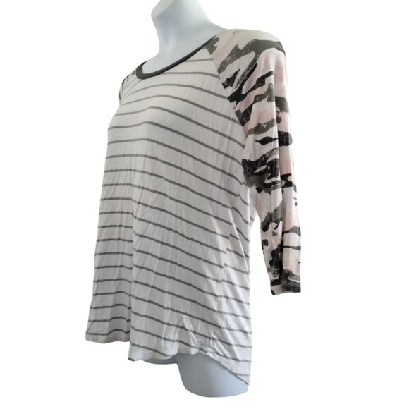 Maurices 24/7 Womens XXL Striped Top With Camo Raglan Sleeves Lightweight - Picture 4 of 8